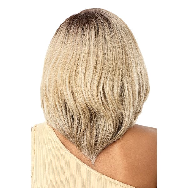 Outre Synthetic Sleeklay Part HD Lace Front Wig - ARA - Image 4